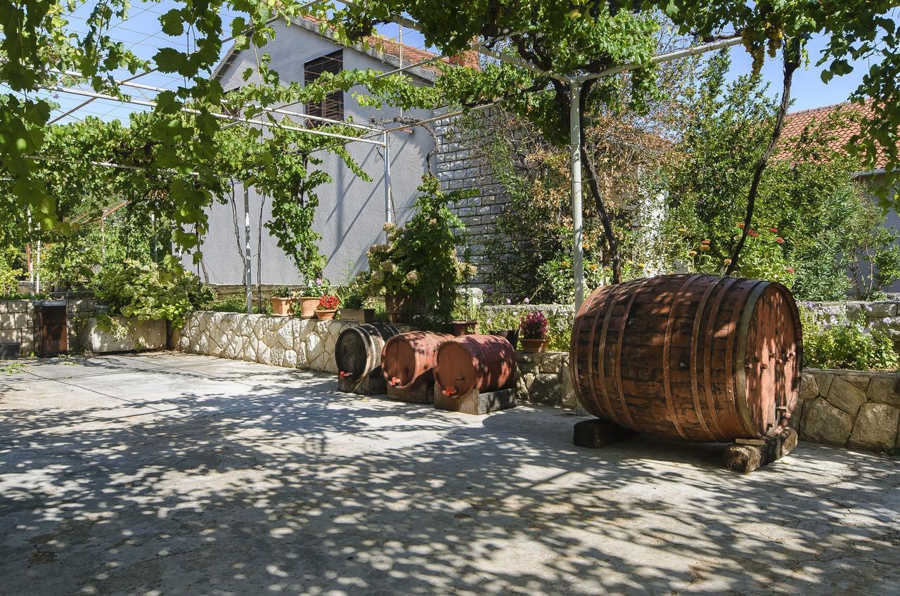 Apartment Niko Vodice Kültér fotó
