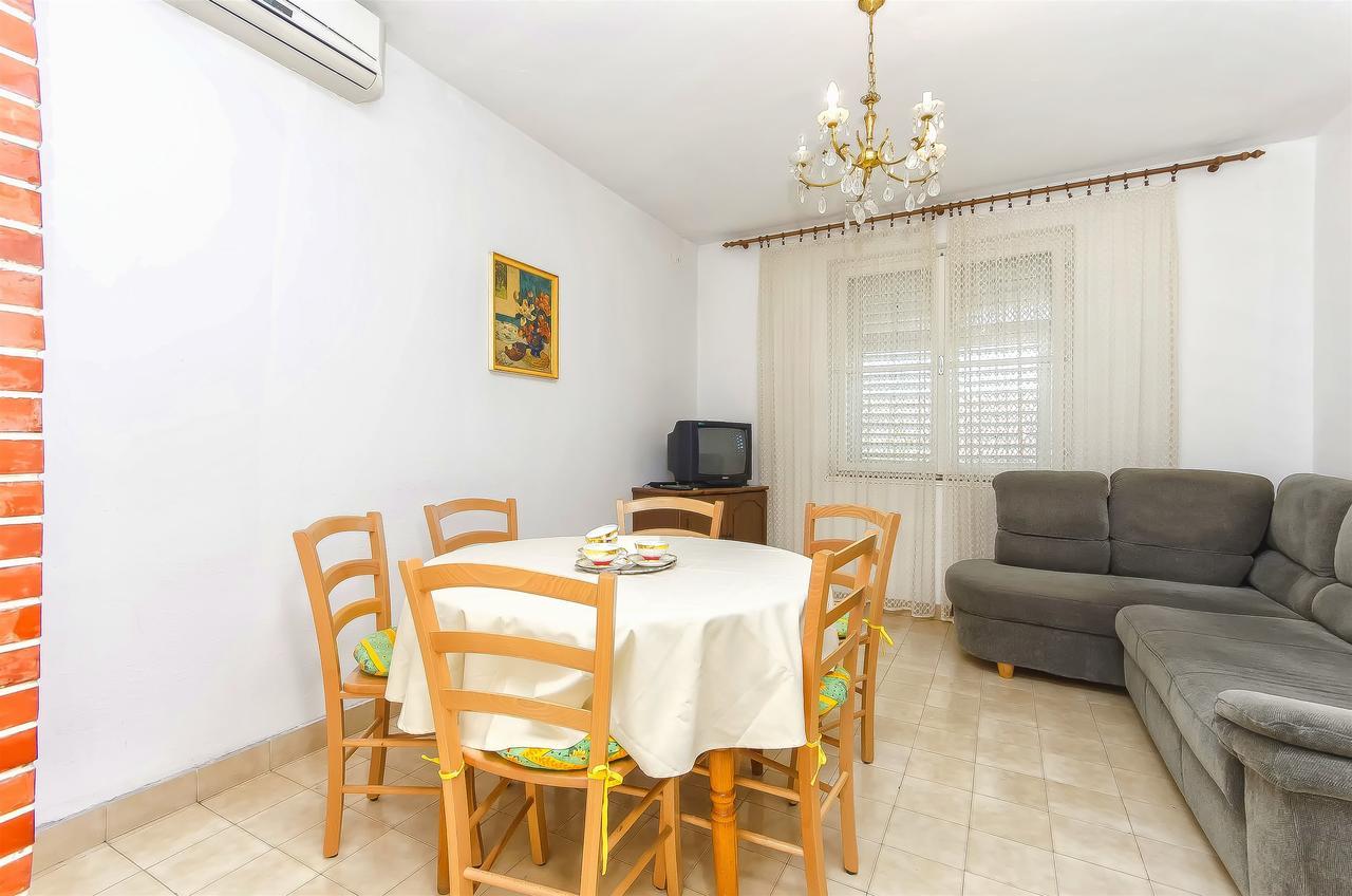 Apartment Niko Vodice Kültér fotó